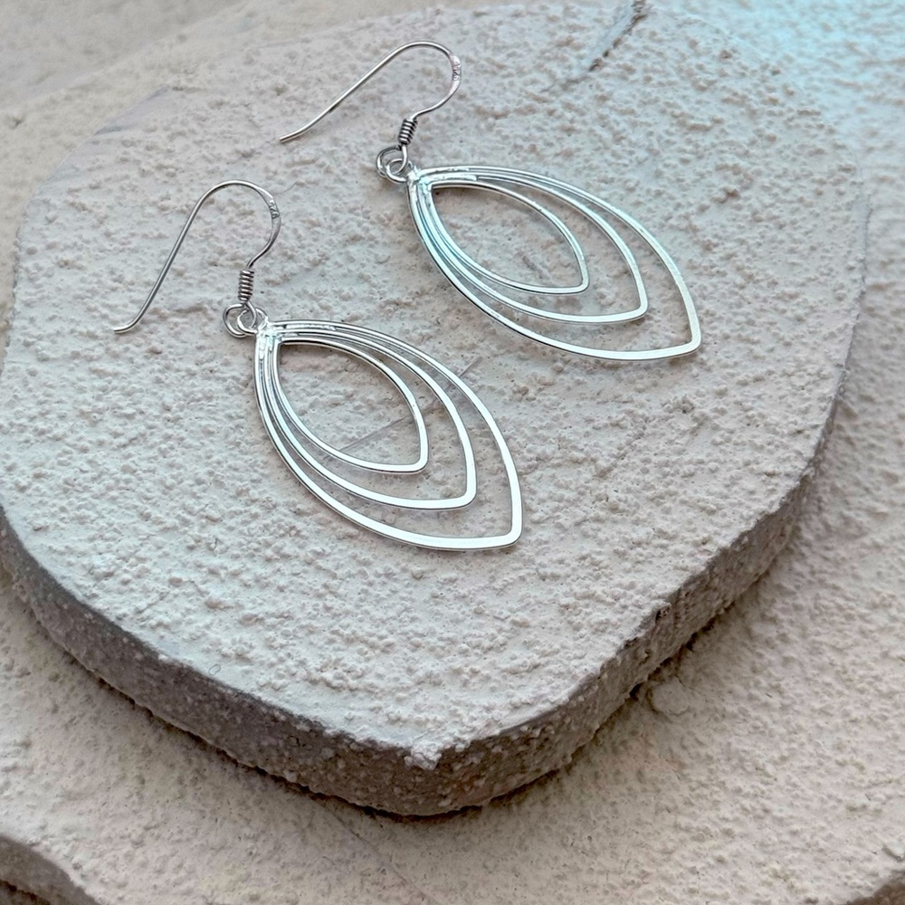 925 Sterling Silver Oval Dangle Earrings! NEW! - Picture 4 of 4